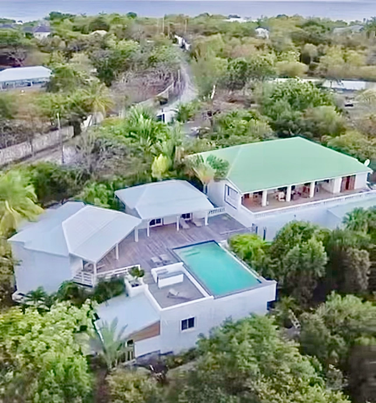 Domaine d'Exception aux Terres Basses avec charme