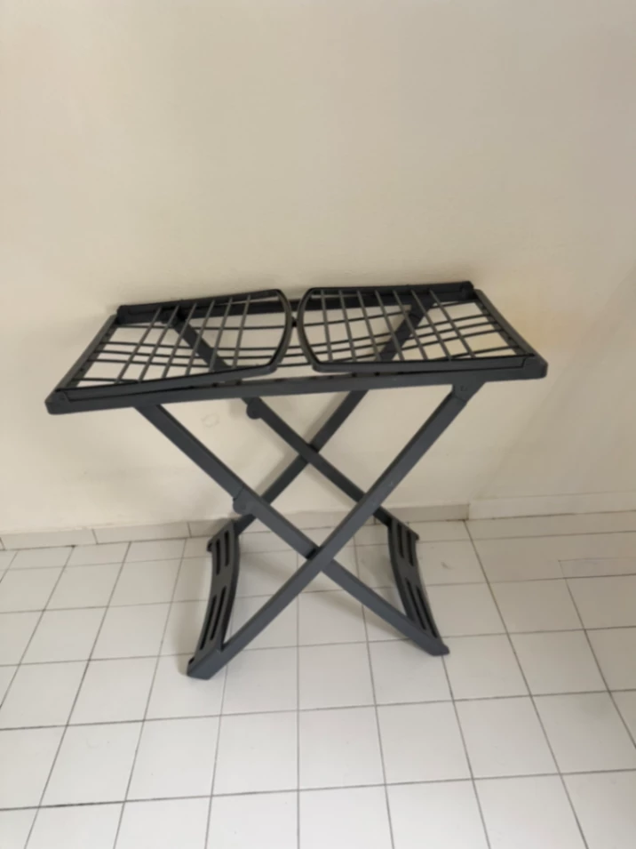 2 étendoirs à linge