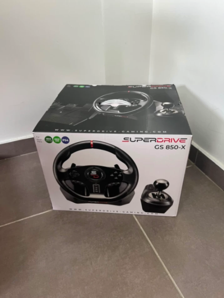 Volant pédales pour console