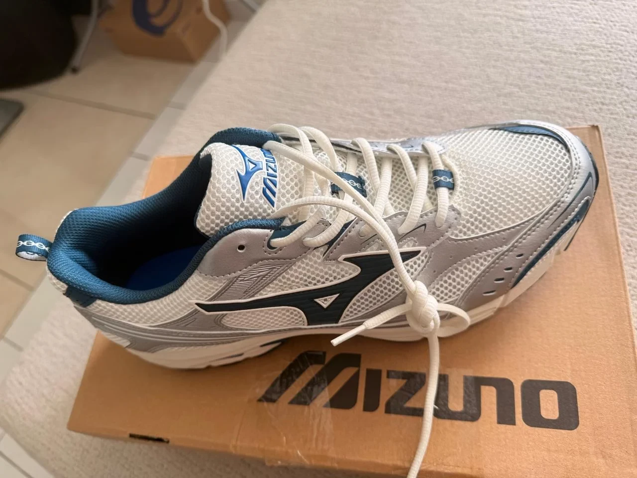 👟 Mizuno MXR neuves - Taille 44 homme - Jamais portées